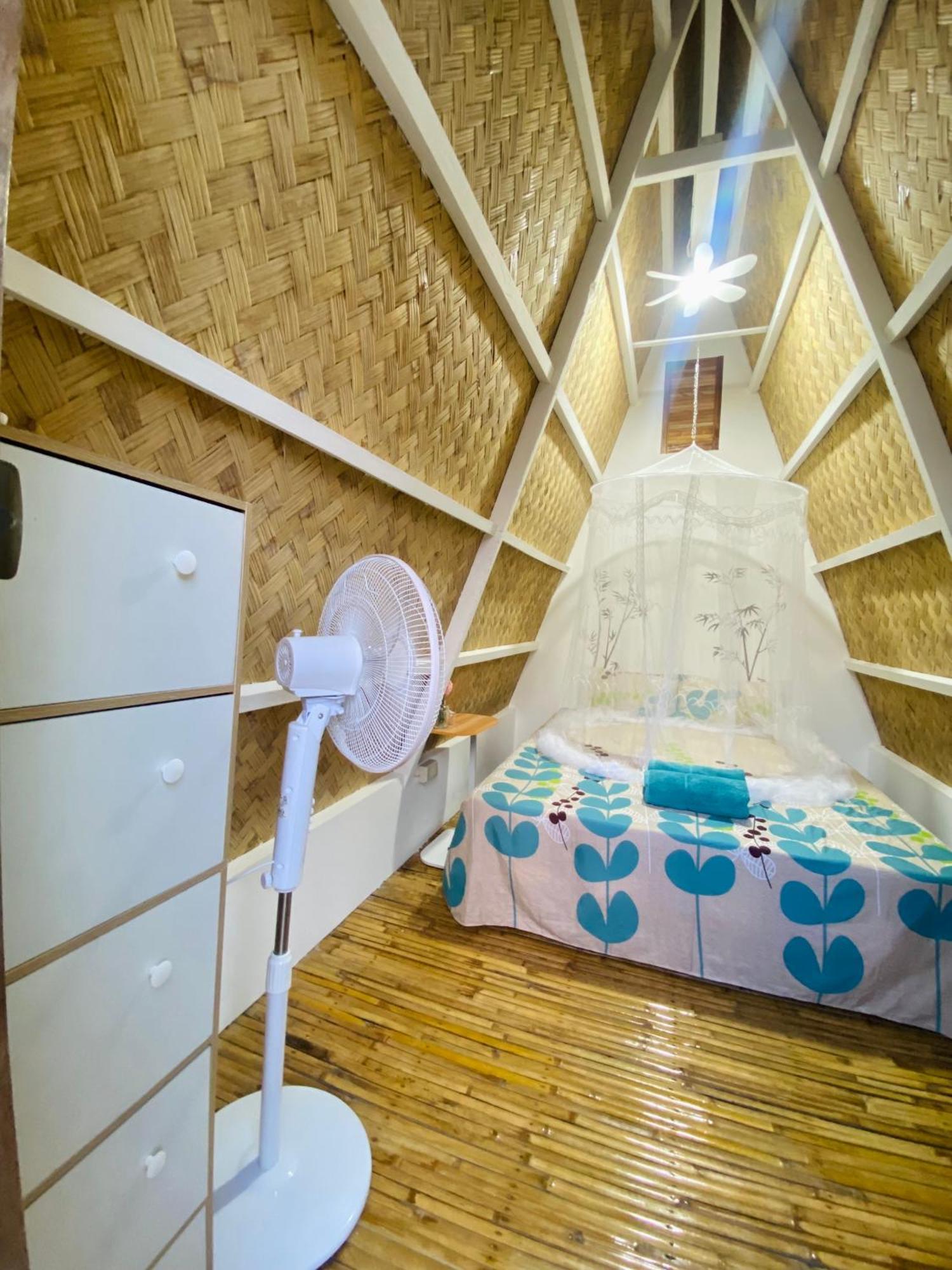 Happy Monkey Hostel El Nido Exterior photo